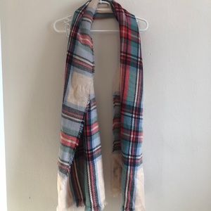 Kittenish scarf